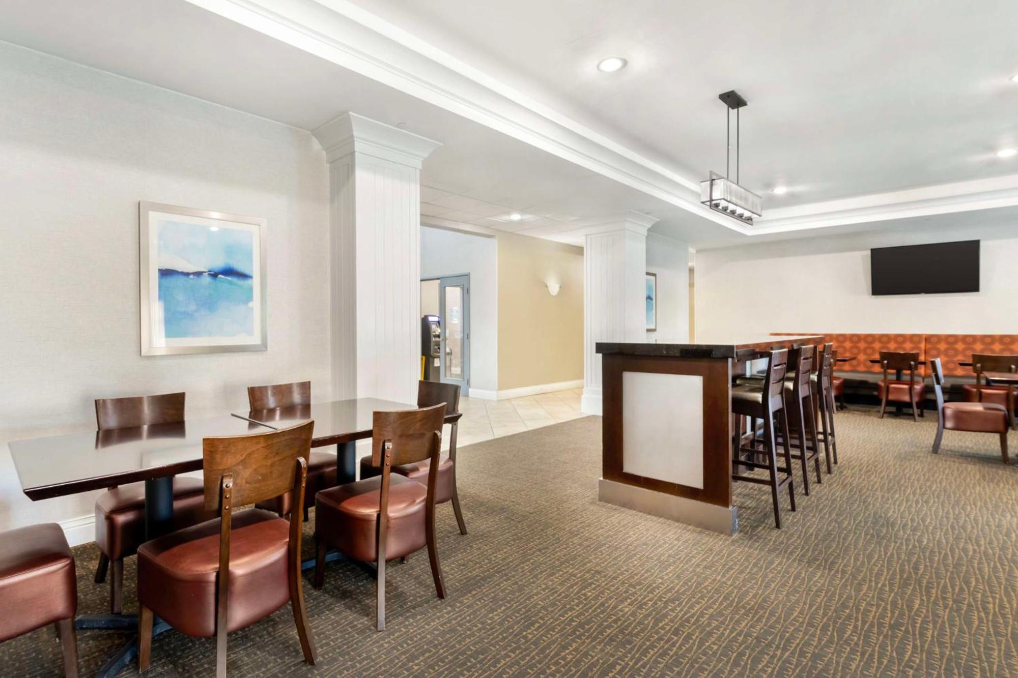 Best Western Plus Appleton Airport Mall Hotel Buitenkant foto