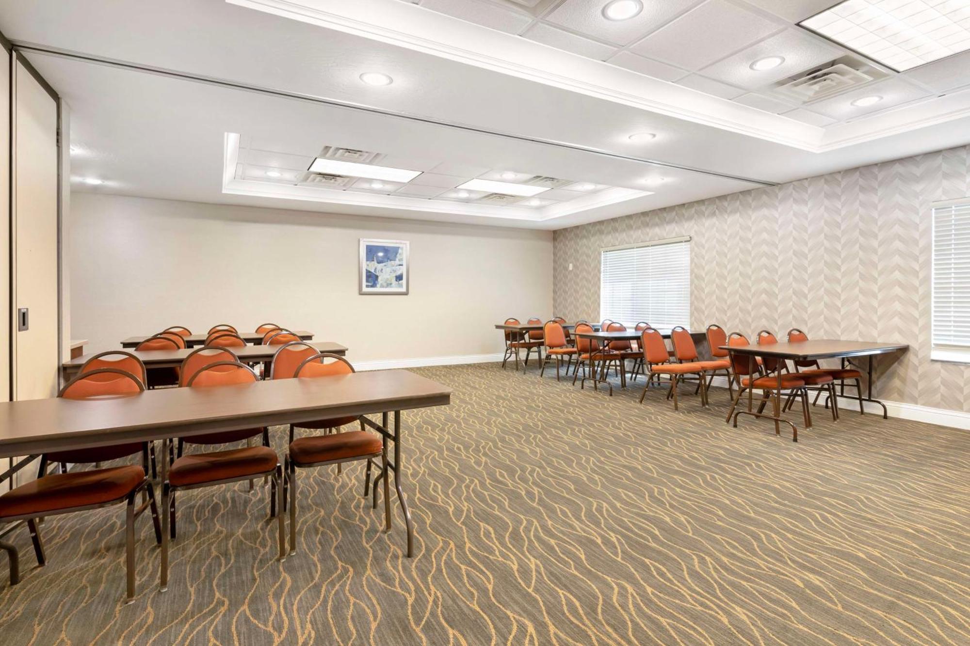 Best Western Plus Appleton Airport Mall Hotel Buitenkant foto