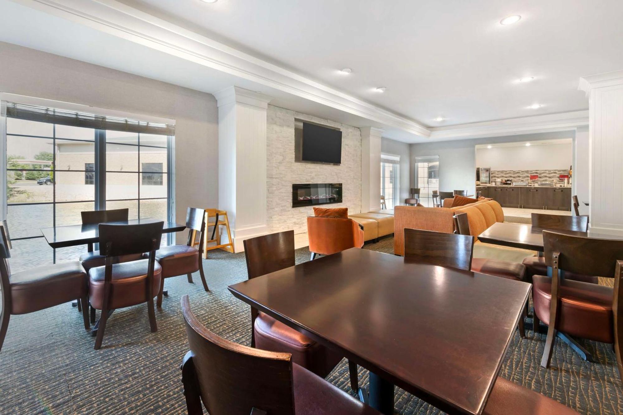 Best Western Plus Appleton Airport Mall Hotel Buitenkant foto