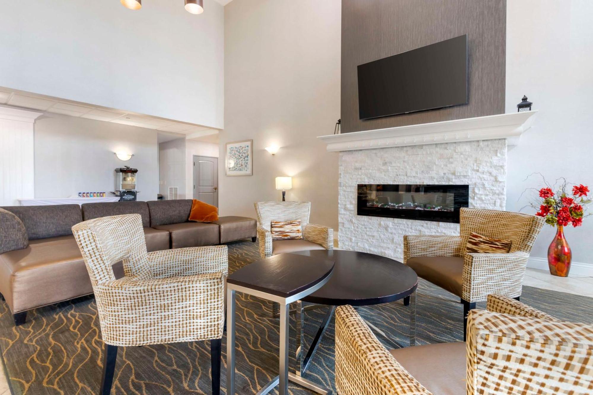 Best Western Plus Appleton Airport Mall Hotel Buitenkant foto